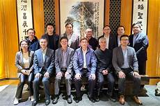 ”“中秋国庆假期出境游价格比暑假贵多少